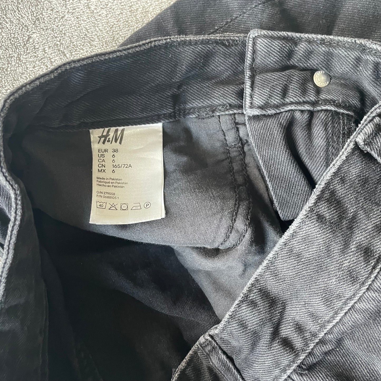 H&M black denim mini skirt