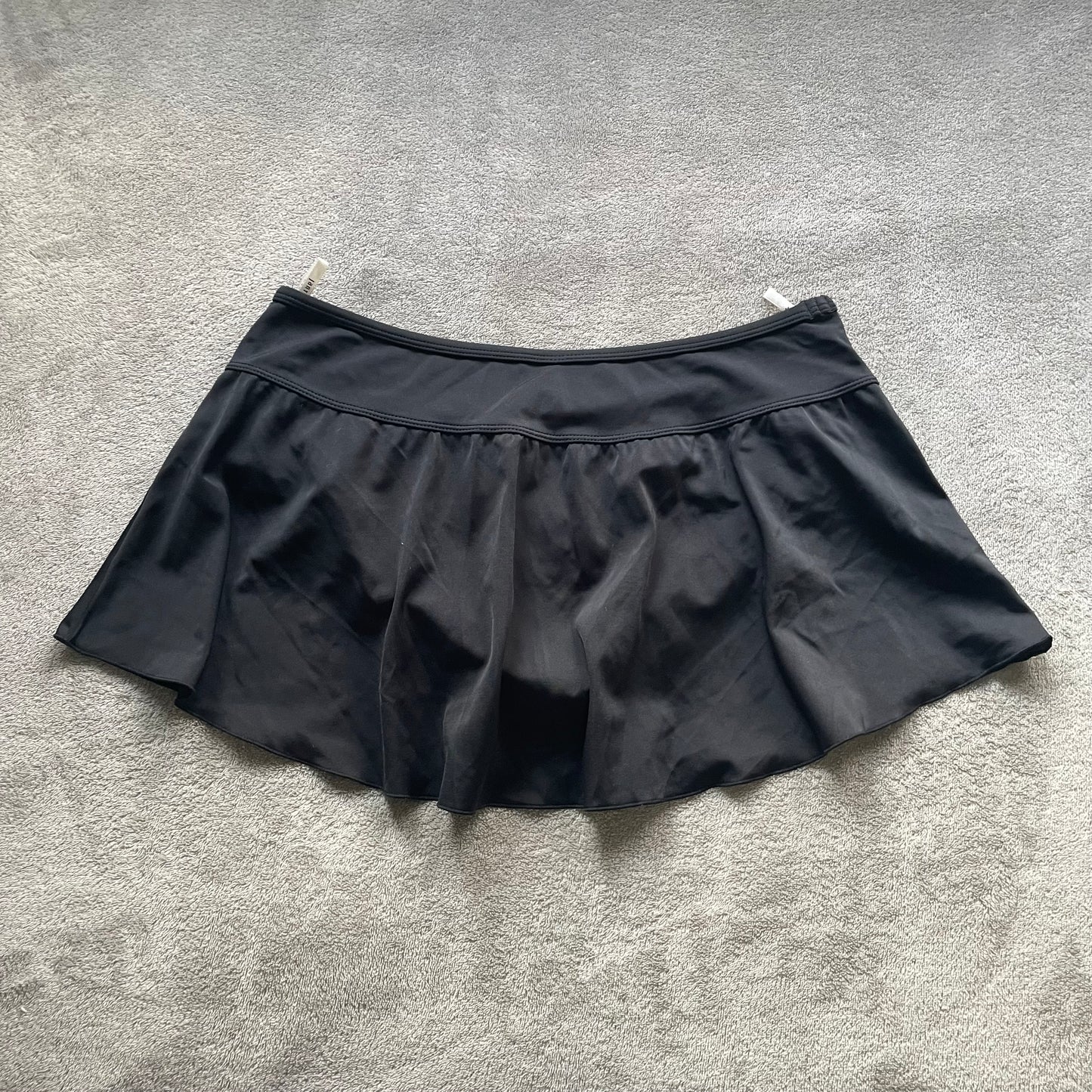 Bather material flowy mini skirt