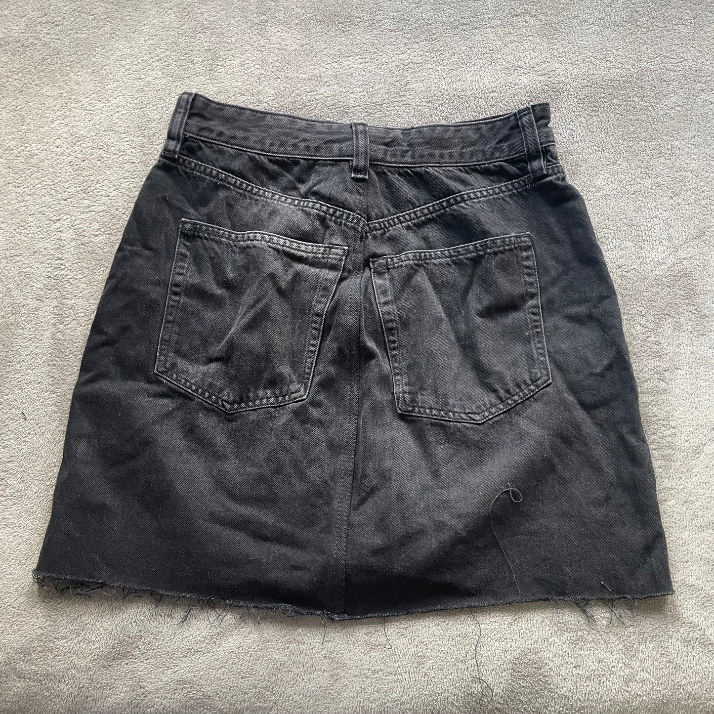 H&M black denim mini skirt