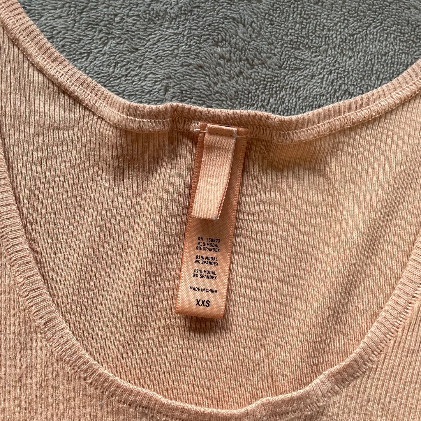 Skims soft lounge tank top in peach