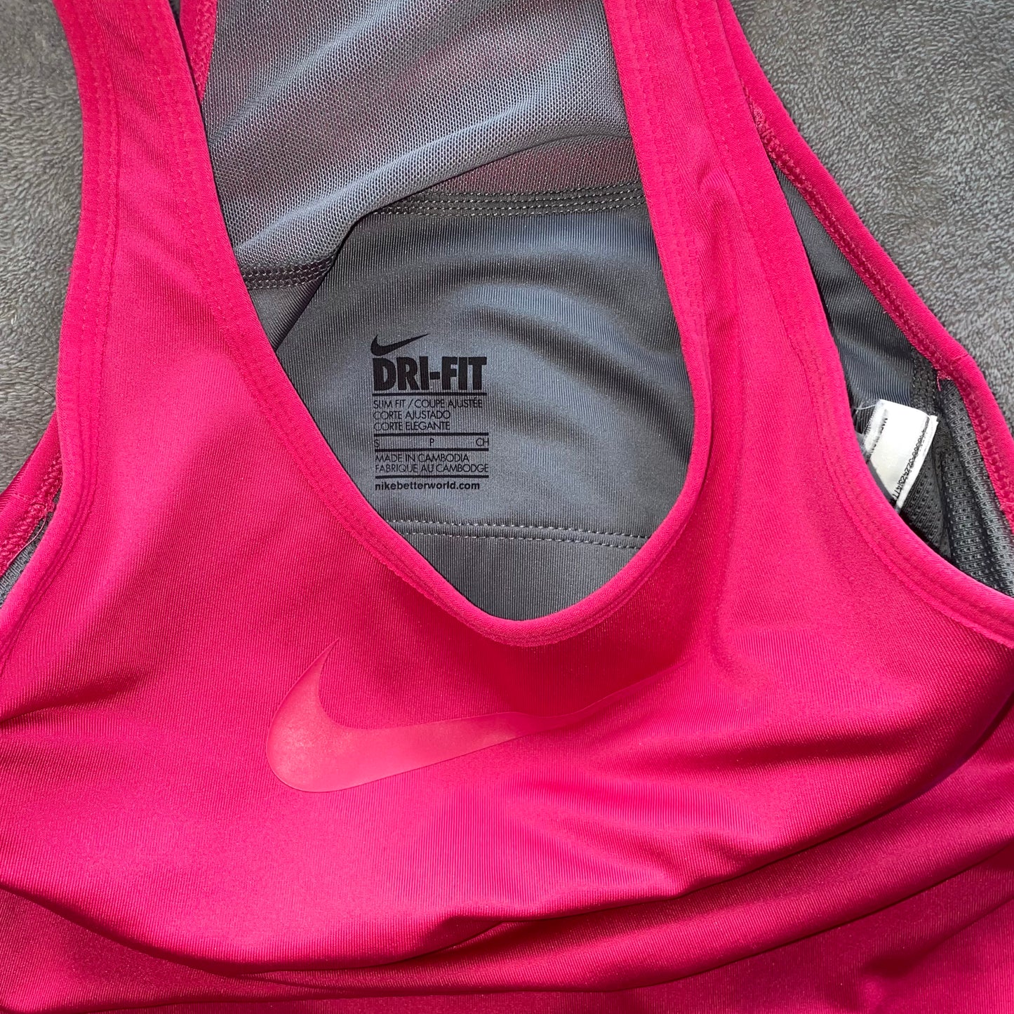 Nike sports top