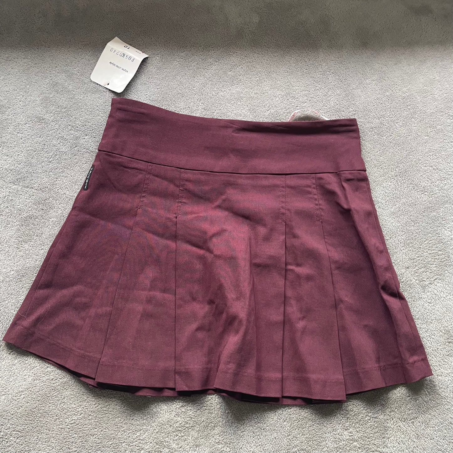 Face off burgundy pleated mini skirt