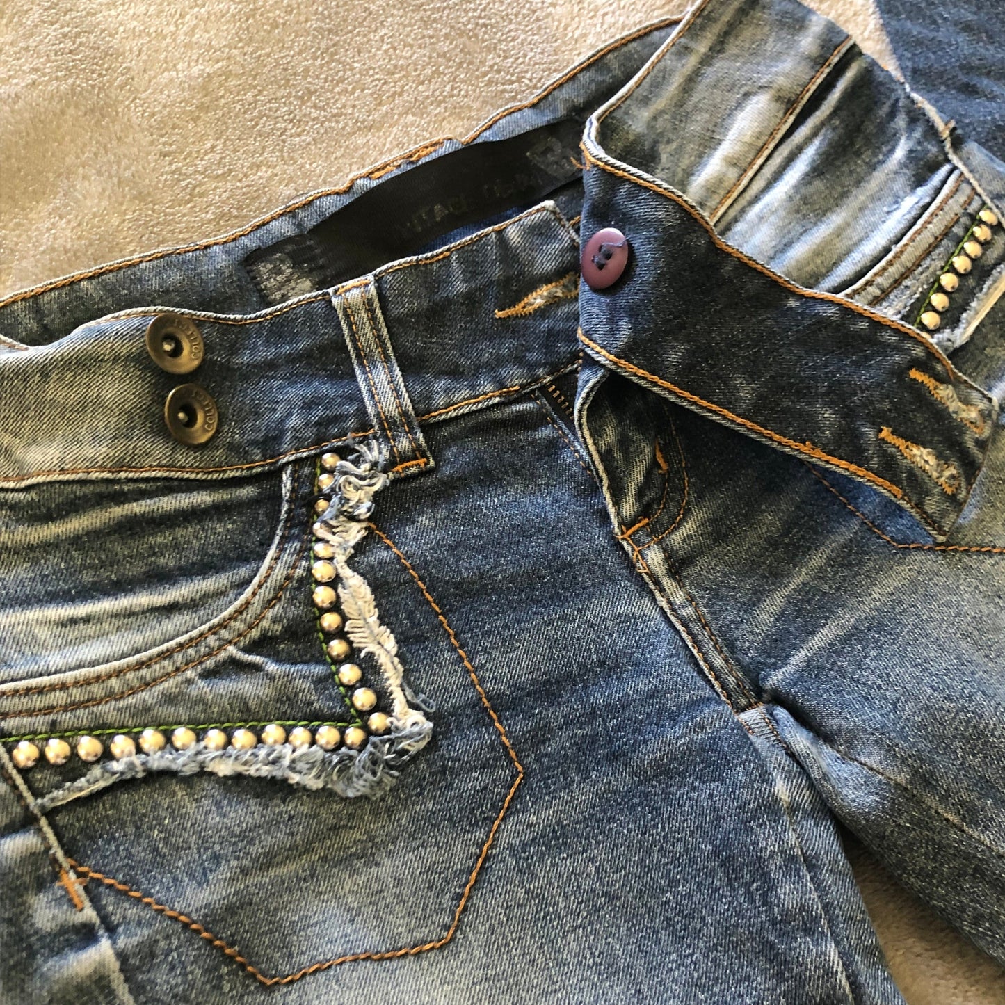 B Star studded vintage look jeans