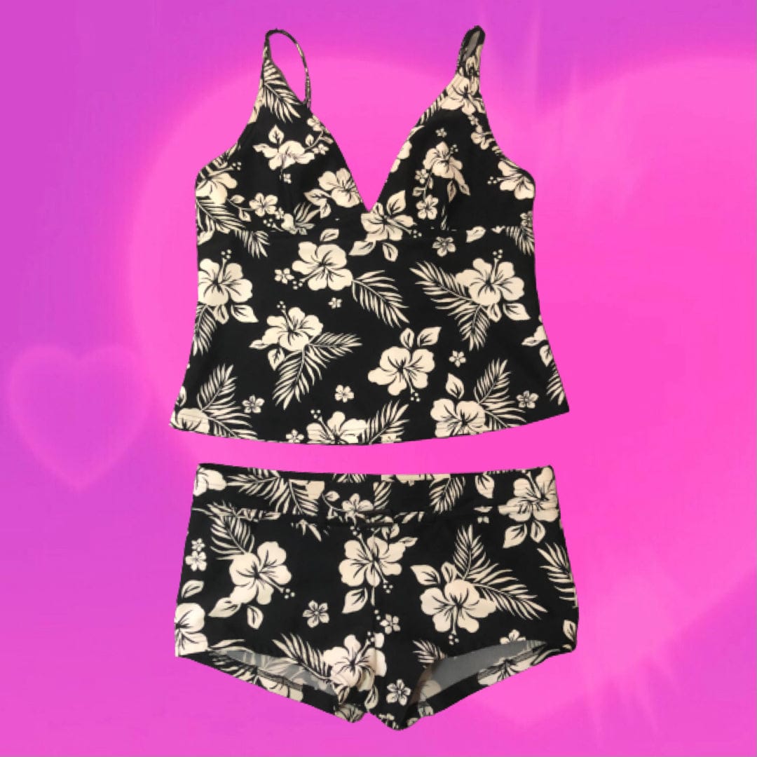 Matching Hawaiian print 2 piece swimsuit