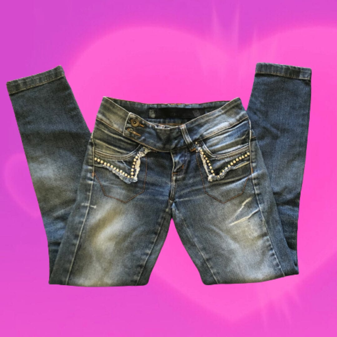 B Star studded vintage look jeans